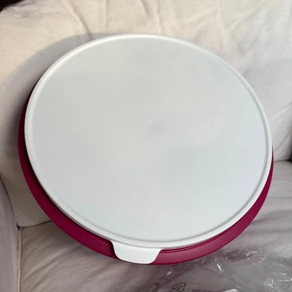 Tupperware 3 Bowl Set with White Lids With Splash Guard For Smallest One - Picture 6 of 11